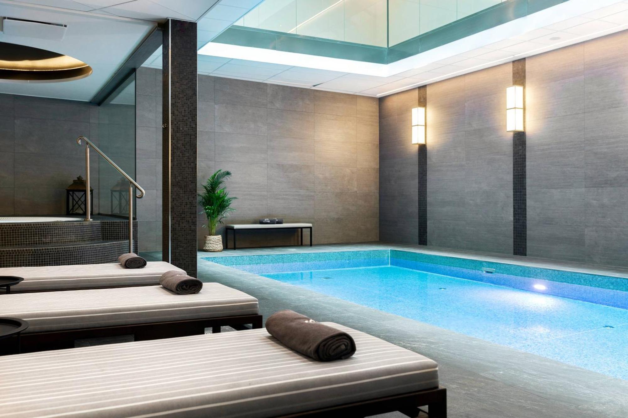 Ac By Marriott Stockholm Ulriksdal Hotell 4*
